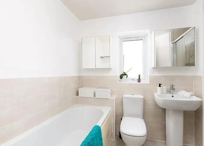 In Patchway Holiday home Bristol